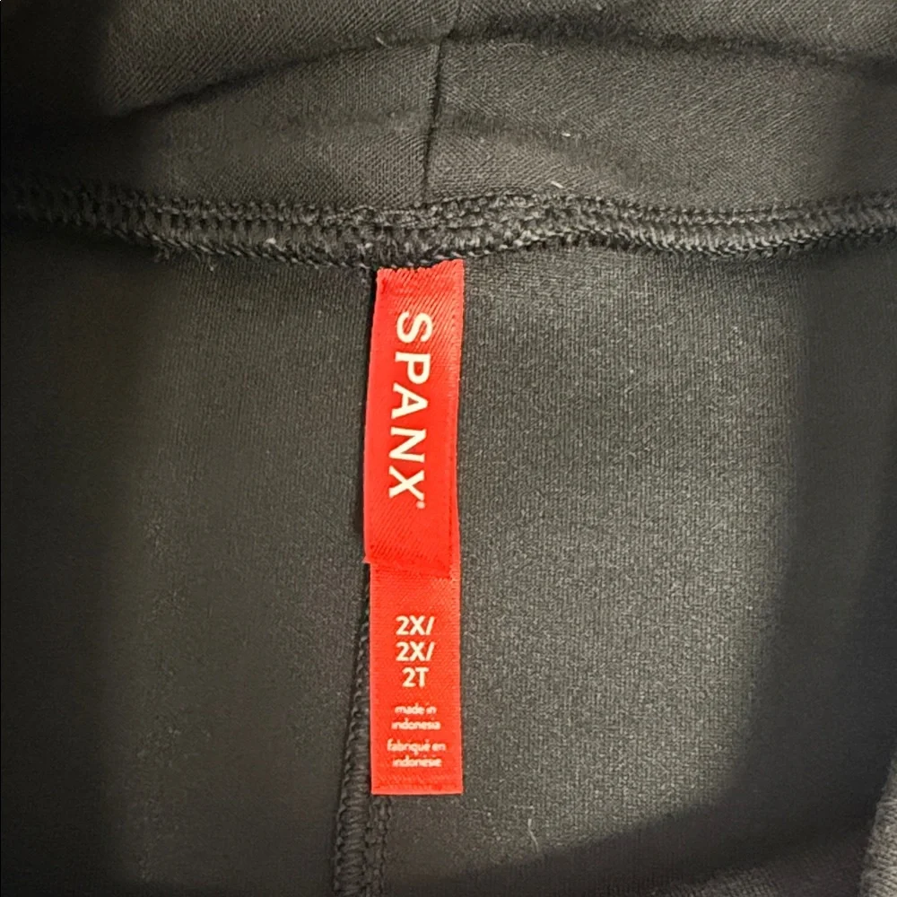 SPANX Air Essentials Black Muscle Tee - Picture 2 of 7